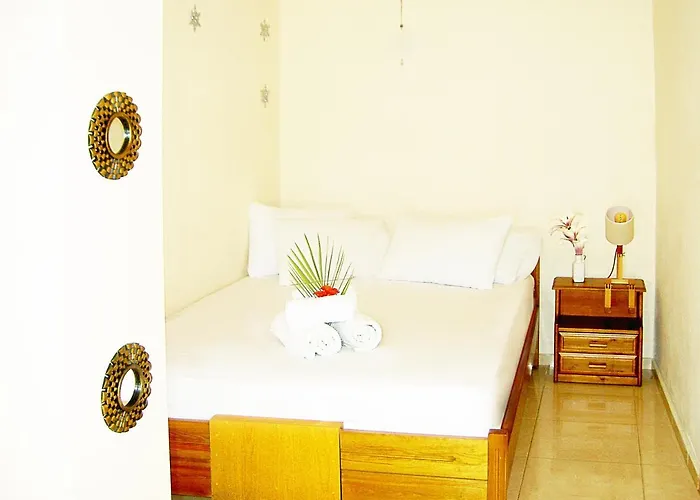 Mat Old Town A * Rethymno (Crete)